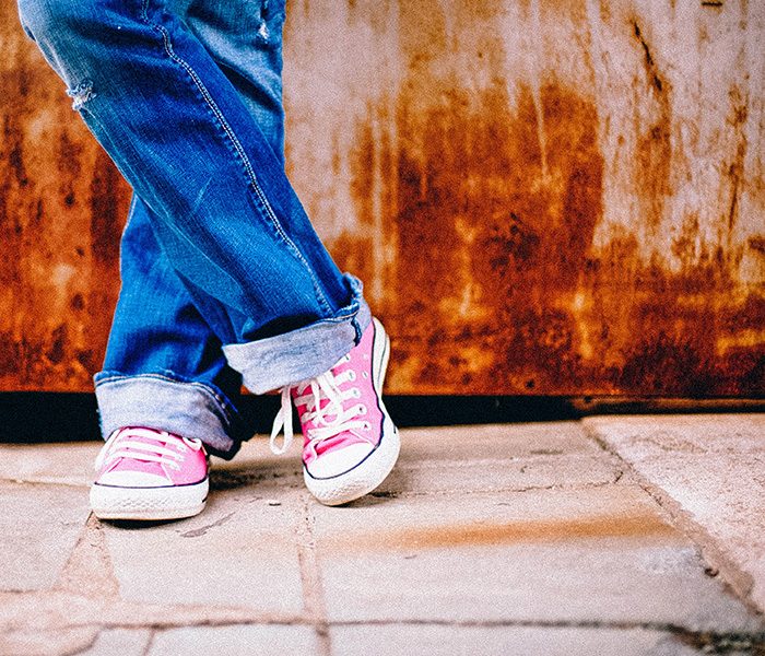 girl with pink shoes